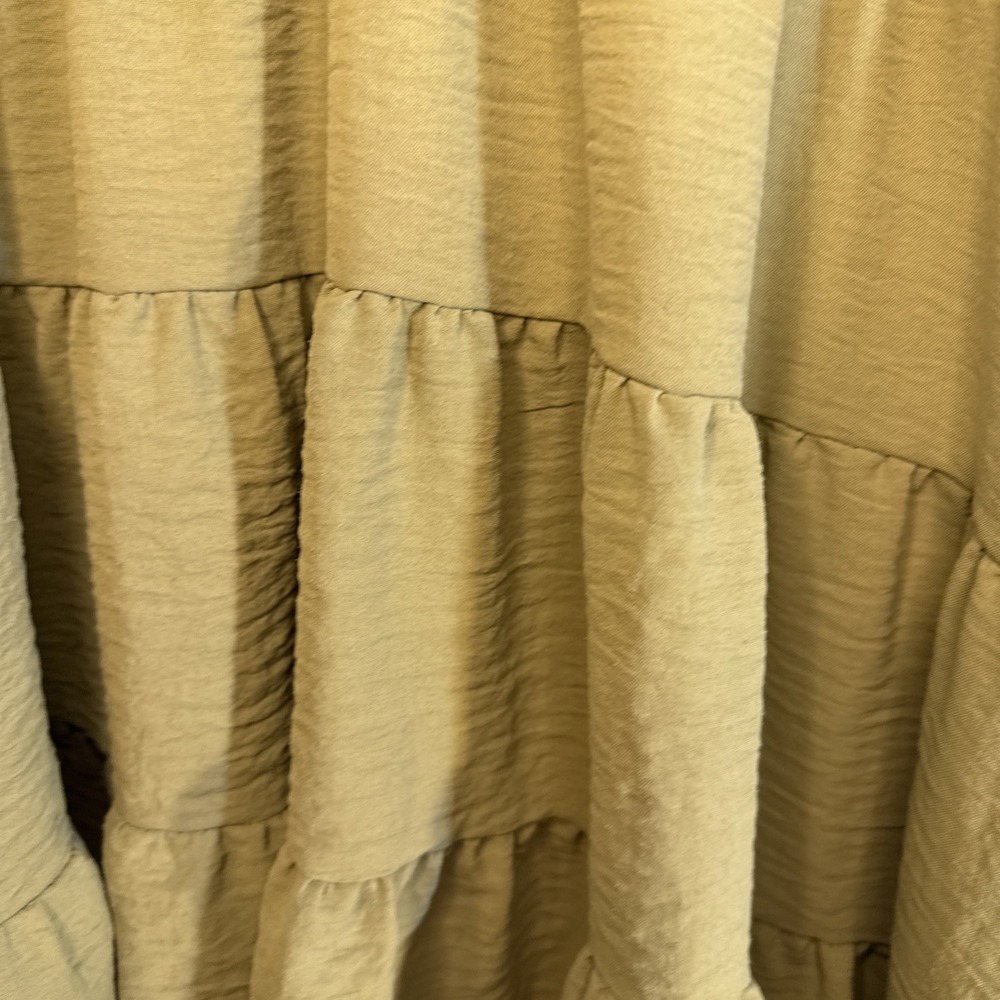 Zenana Women's Size‎ Medium Tiered Babydoll  Tunic Top Olive Green EUC - Picture 4 of 8